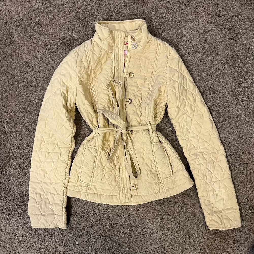 Lilly Pulitzer Quilted Tan Beige Barn/Chore Jacket,‎ Size 2, Belted, Gold Zipper